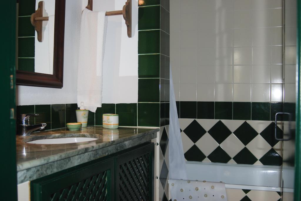 Herdade Da Samarra Otel Viana do Alentejo Oda fotoğraf